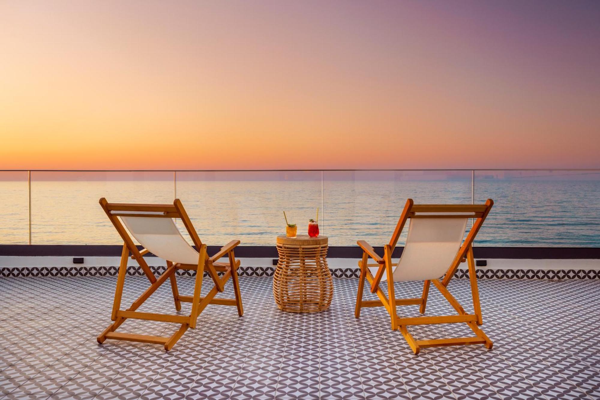 Calla Luxury Seafront Suites Rethymno  ภายนอก รูปภาพ