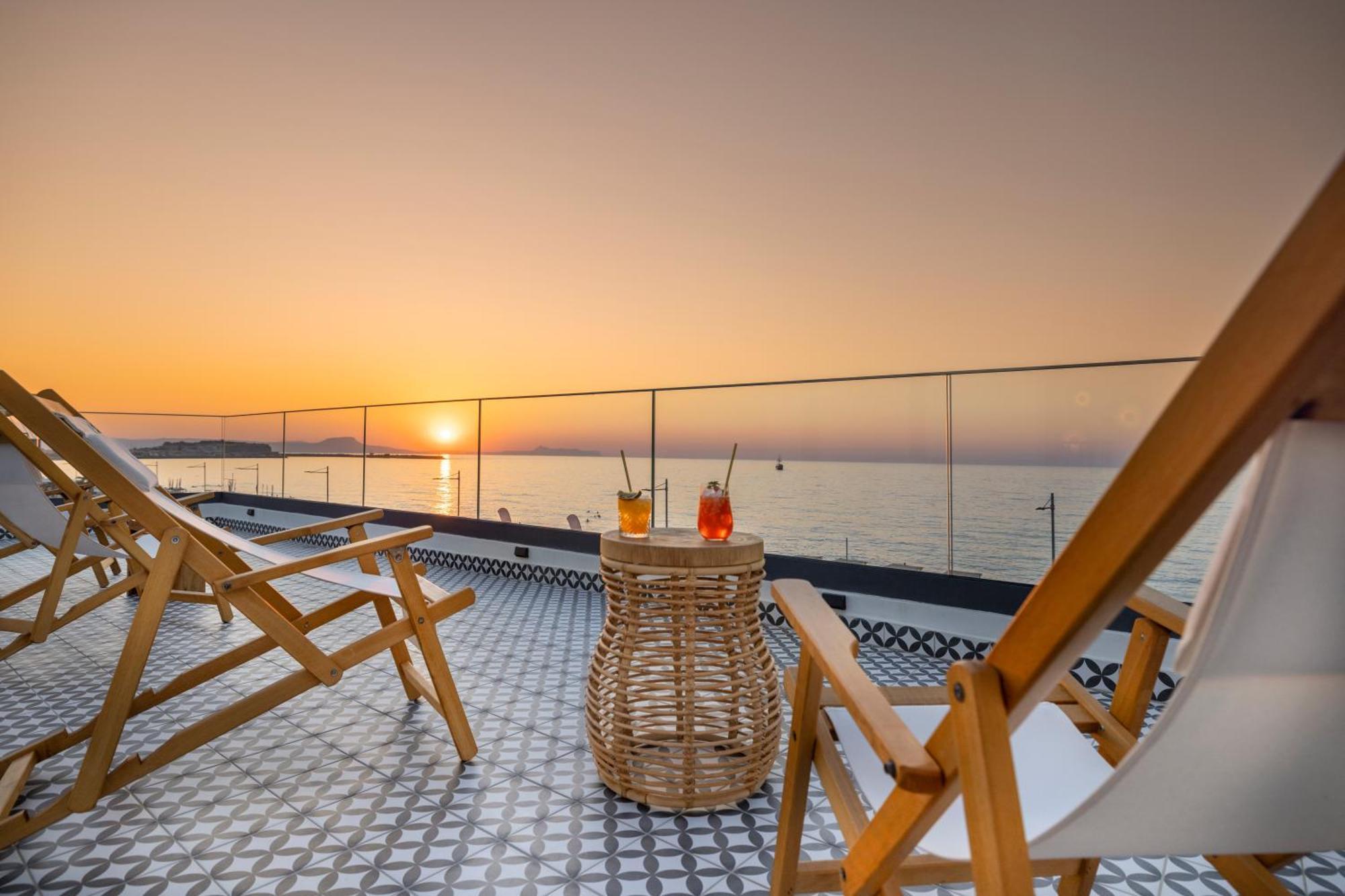 Calla Luxury Seafront Suites Rethymno  ภายนอก รูปภาพ