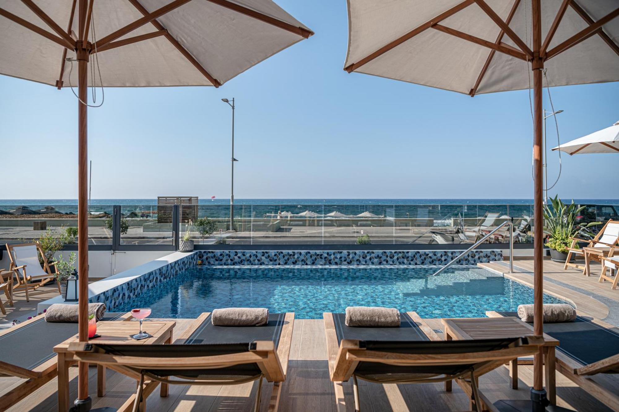 Calla Luxury Seafront Suites Rethymno  ภายนอก รูปภาพ
