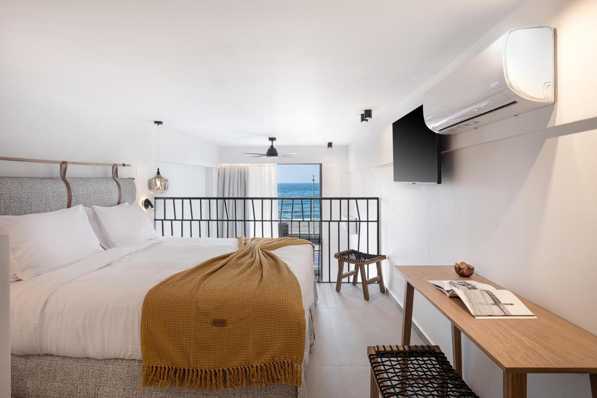 Calla Luxury Seafront Suites Rethymno  ภายนอก รูปภาพ