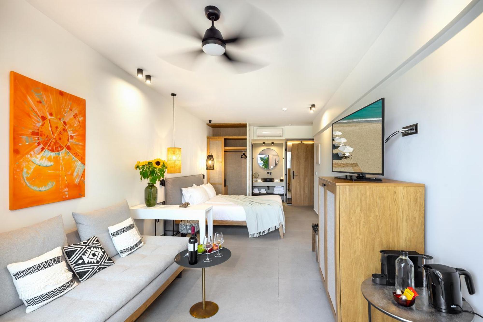 Calla Luxury Seafront Suites Rethymno  ภายนอก รูปภาพ